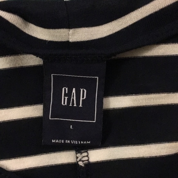 NWOT Gap navy blue and white stripe V-neck top - Picture 3 of 3